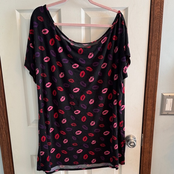 torrid Other - Torrid Black Sleep shirt with Colorful Lip Pattern